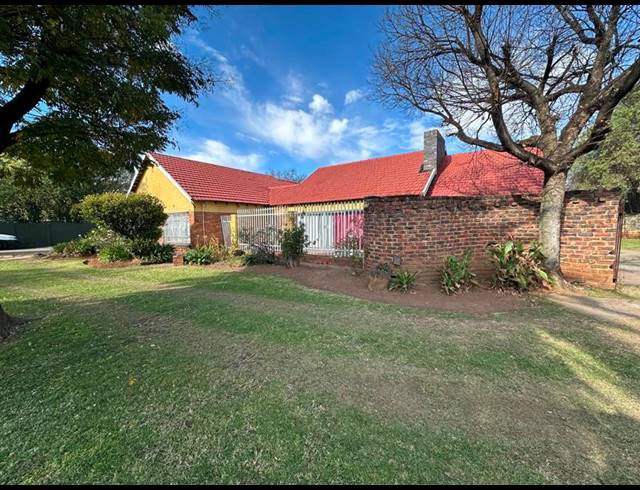 5 BEDROOM HOUSE FOR SALE IN SELCOURT